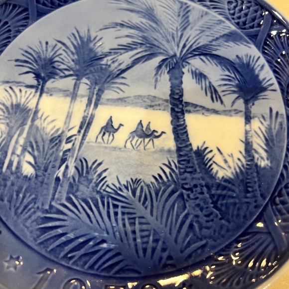 1970-1975 Royal Copenhagen Denmark Christmas Plates Lot of 6 - Picture 4 of 7